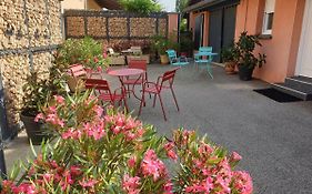 Chambre D'Hotes Leonie & Restaurant